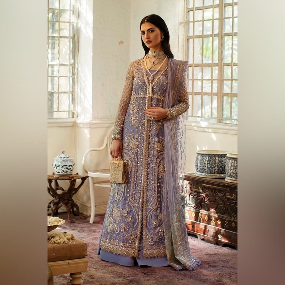 Suffuse Zaina - New in Box size Medium